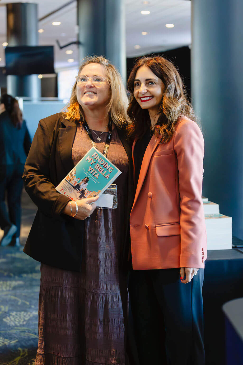 WomenLeadershipSummit2024-BookSigning-015