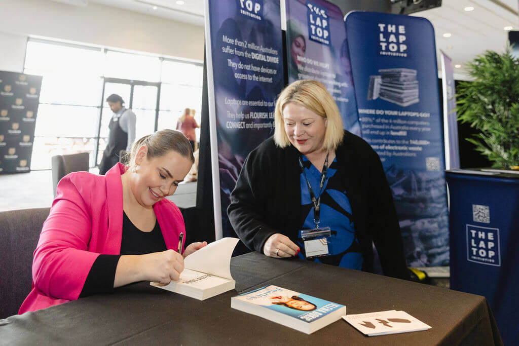 WomenLeadershipSummit2024-BookSigning-026 (1)
