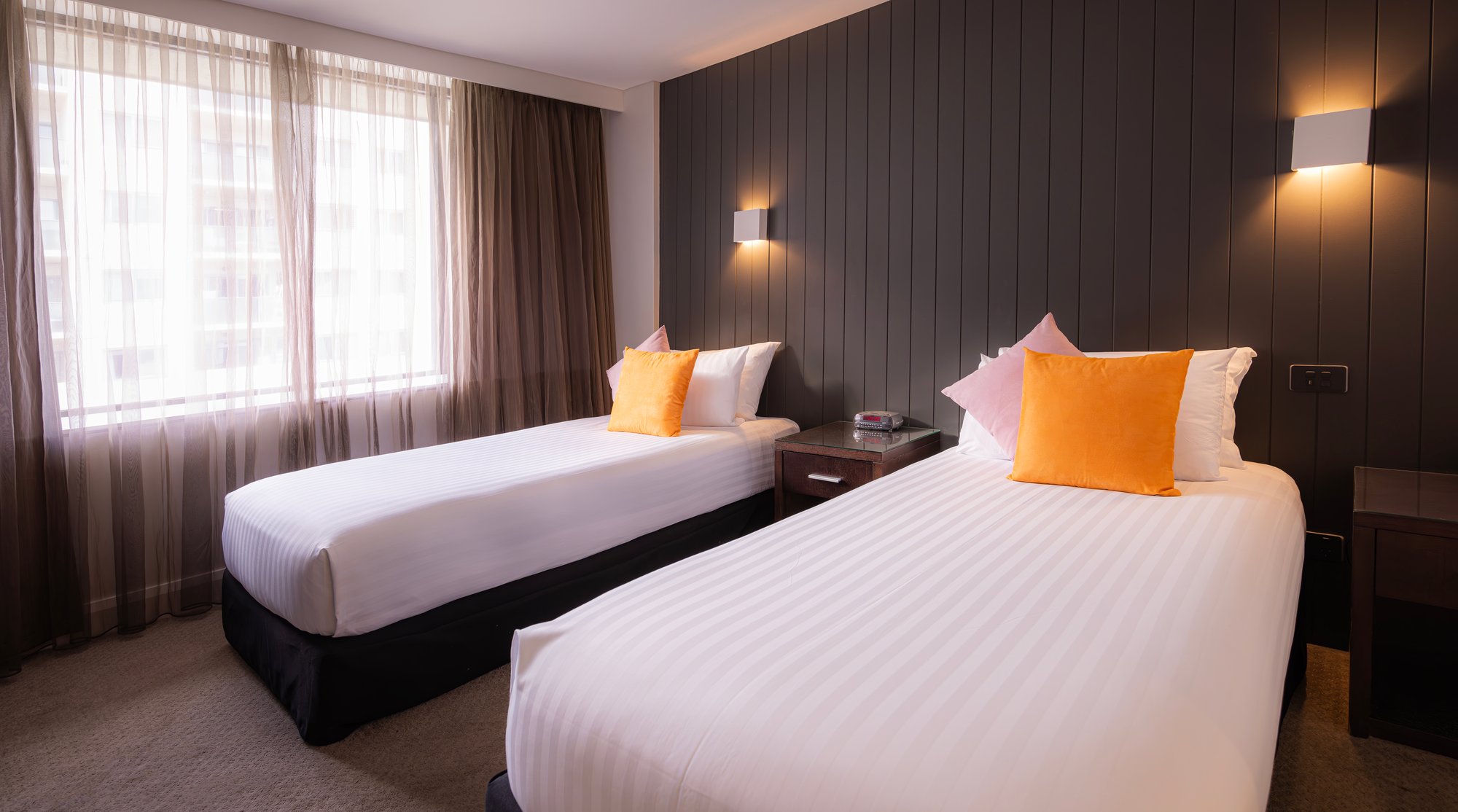 Twin-Room-CRH4